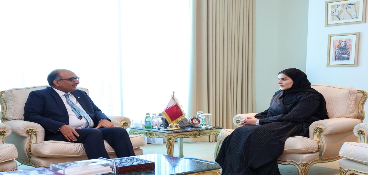سفير الهند في قطر يبحث مع وزيرة الدولة تعزيز التعاون الثنائي