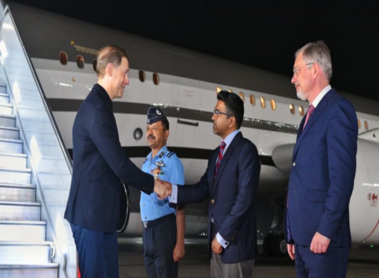 النائب الأول لرئيس مجلس الوزراء الروسي يزور الهند