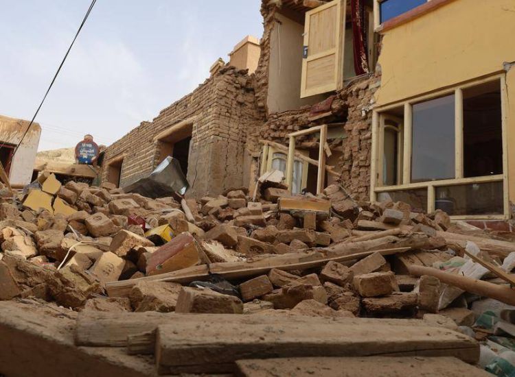 مصرع ثمانية أشخاص إثر زلزال ضرب أفغانستان