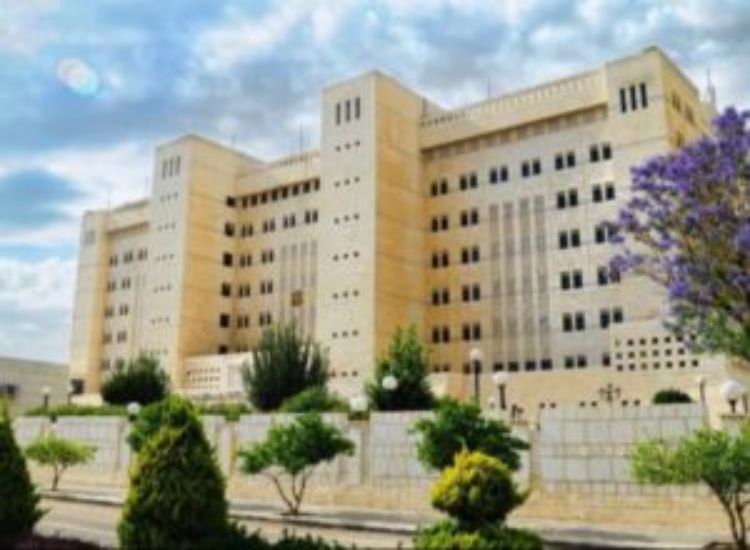 وزارة الخارجية السورية تؤكد رفضها أي اعتداء أو محاولة اقتراب من السفارات والمقار الدبلوماسية