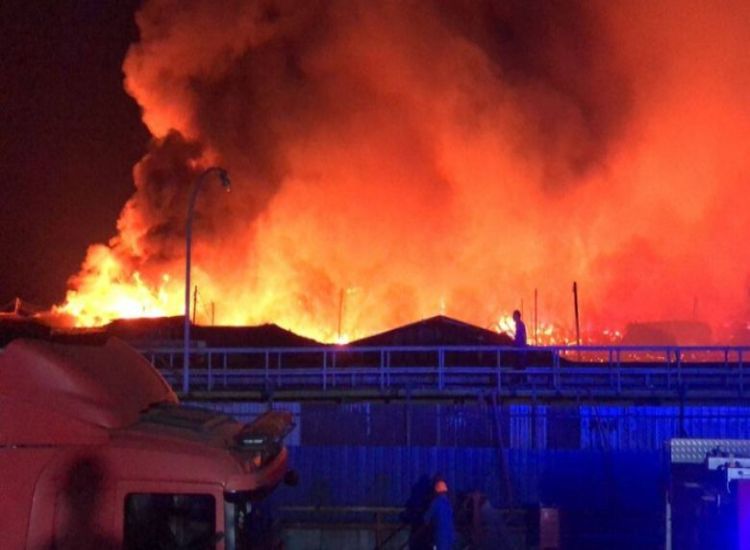 حريق هائل يتسبب في تدمير نحو 1000 منزل ونزوح آلاف الأشخاص بماليزيا