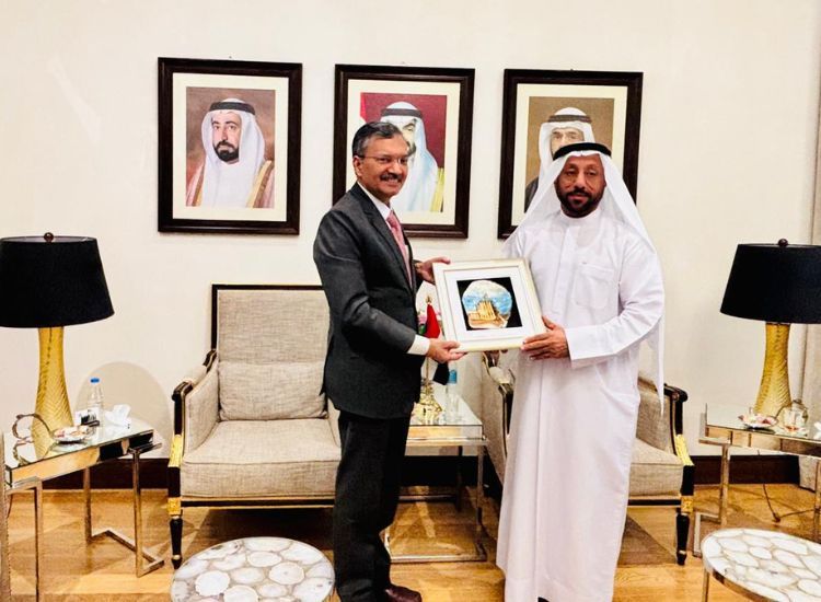 السفير ميتال وعبد الله العويس يبحثان تعزيز التعاون التجاري