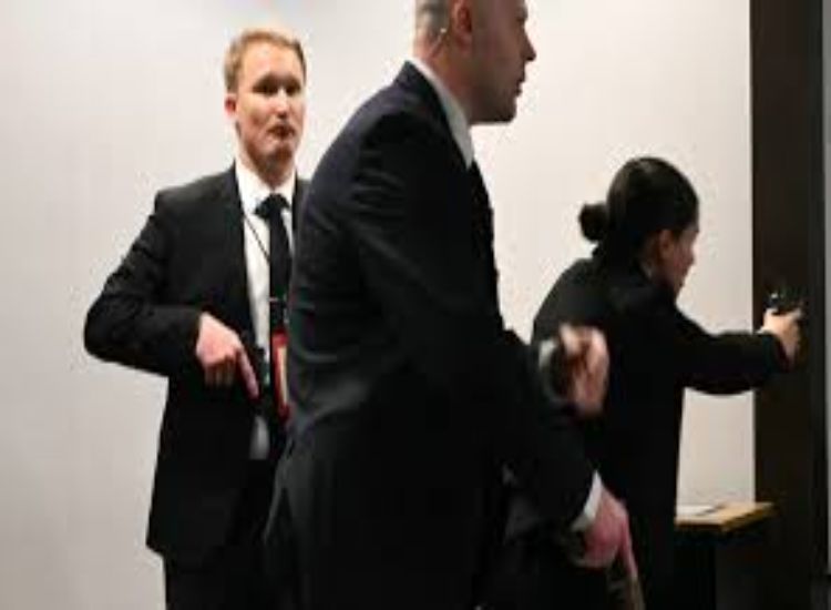 إجلاء الرئيس الأمريكي من حفل رسمي بعد إطلاق نار في فندق بواشنطن