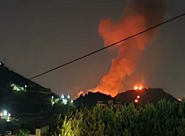 ‏رغم الهدنة إسرائيل تقـصف جنوب لبنان بأكثر من 70 غارة
