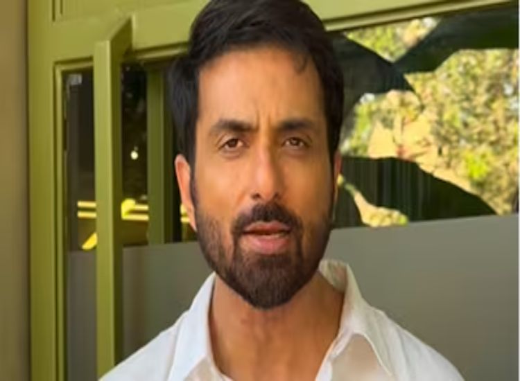 الممثل السينمائي سونو سود يدعو إلى تشديد إجراءات السلامة في القوارب عقب حادث جبلبور