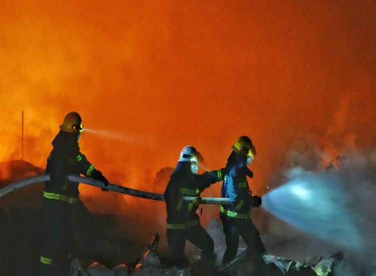 مقتل 21 شخصًا وإصابة 61 آخرين في انفجار مصنع للألعاب النارية بالصين