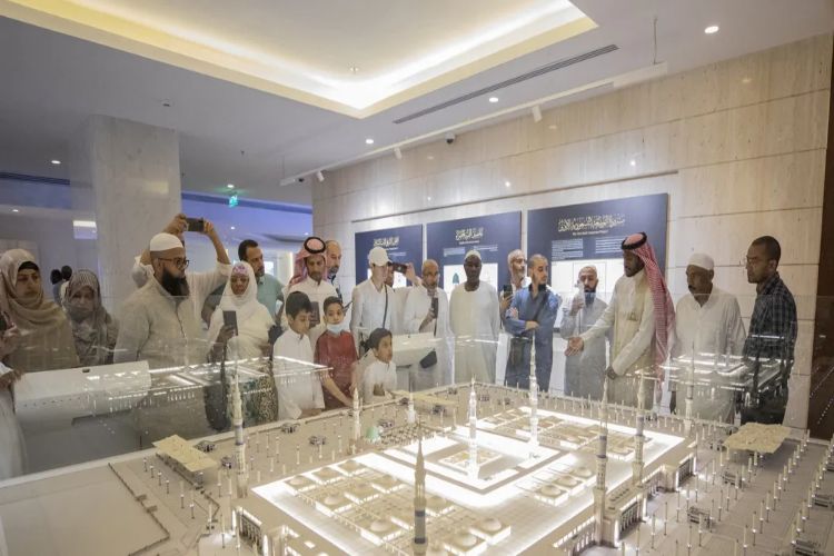 معرض عمارة المسجد النبوي.. رحلة معرفية عبر تاريخ المسجد الشريف