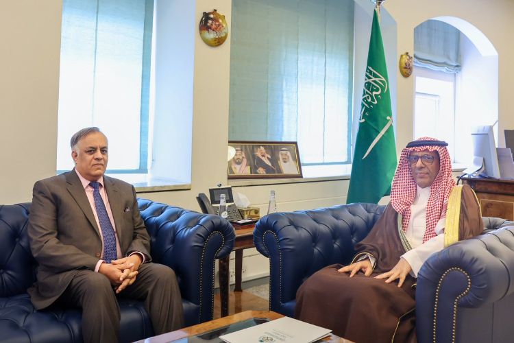 سفير الهند لدى السعودية يبحث التعاون الثنائي مع الدكتور عبد الرحمن الرسي