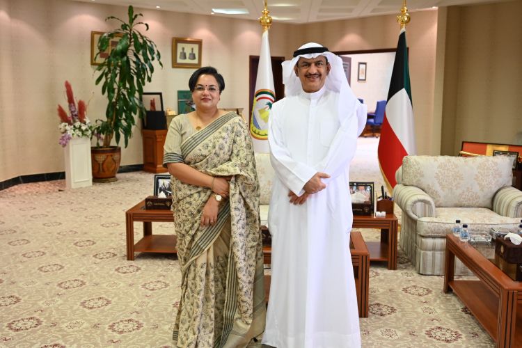 سفيرة الهند لدى الكويت تبحث مع محافظ الجهراء سبل تعزيز العلاقات الثنائية