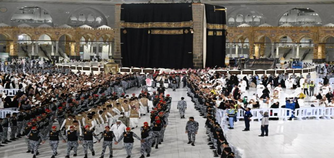 استعدادات مكثفة لتبديل كسوة الكعبة المشرفة في غرة محرم