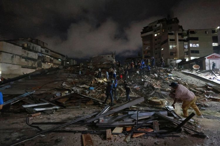 مصرع 32 شخصًا على الأقل وإصابة أكثر من 700 جراء زلزالين قويين في فنزويلا