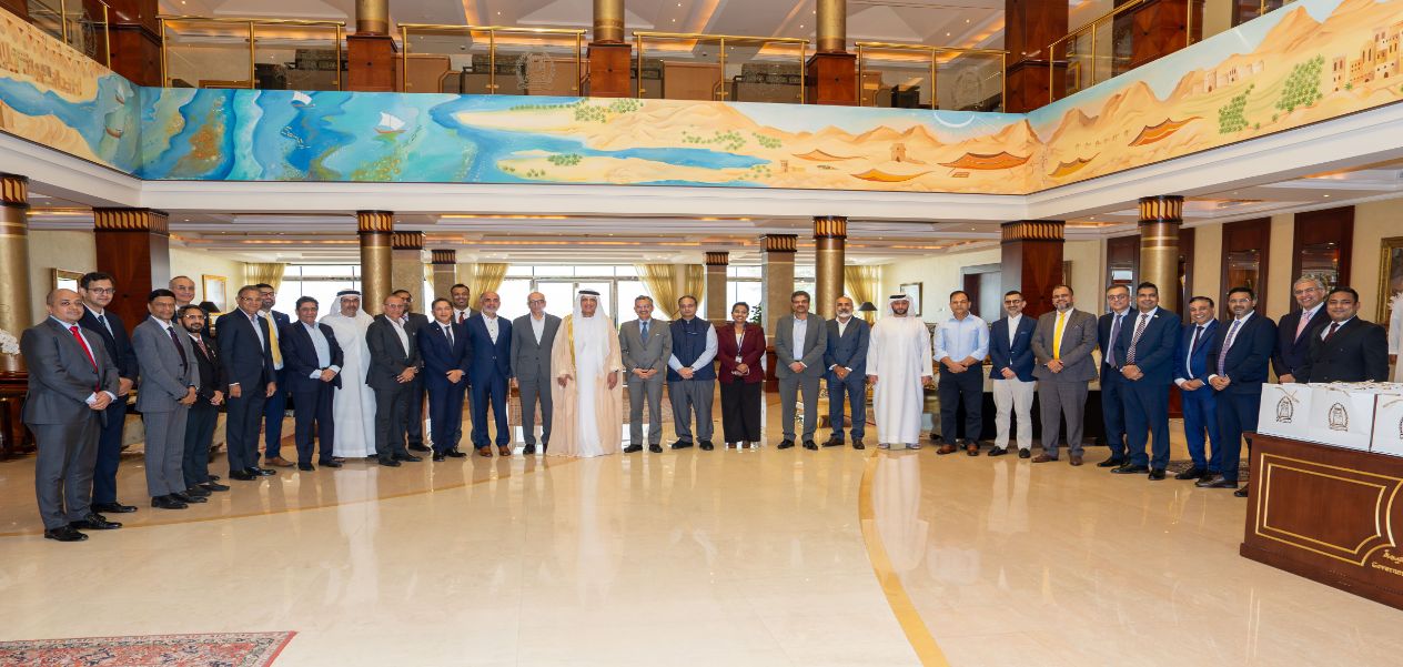 سفير الهند وحاكم رأس الخيمة يبحثان تعزيز التعاون الاقتصادي والاستثماري