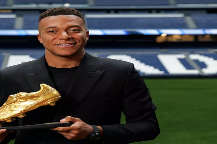 كيليان مبابي يفوز بجائزة الحذاء الذهبي لكأس العالم للمرة الثانية