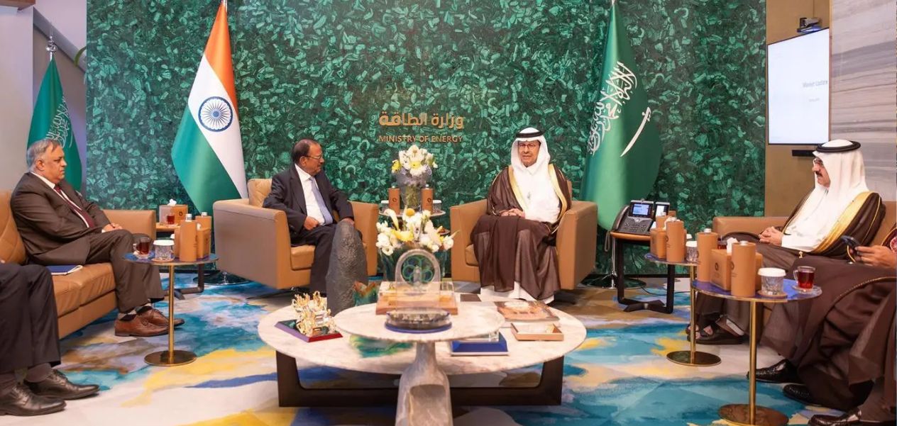 أجيت دوفال يلتقي وزيري الطاقة والخارجية السعوديين لبحث التعاون الثنائي