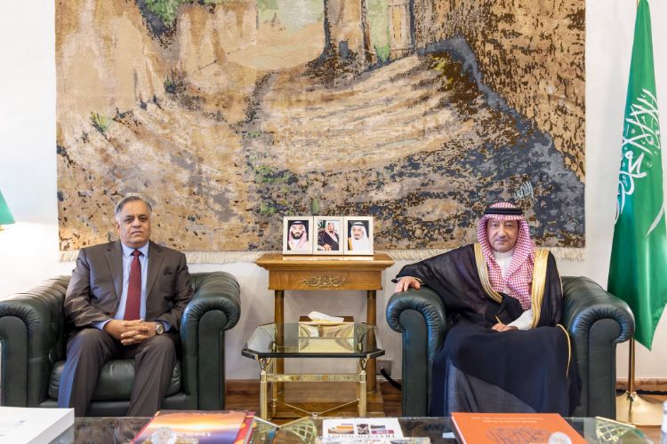 السفير خان يلتقي نائب وزير الخارجية السعودي