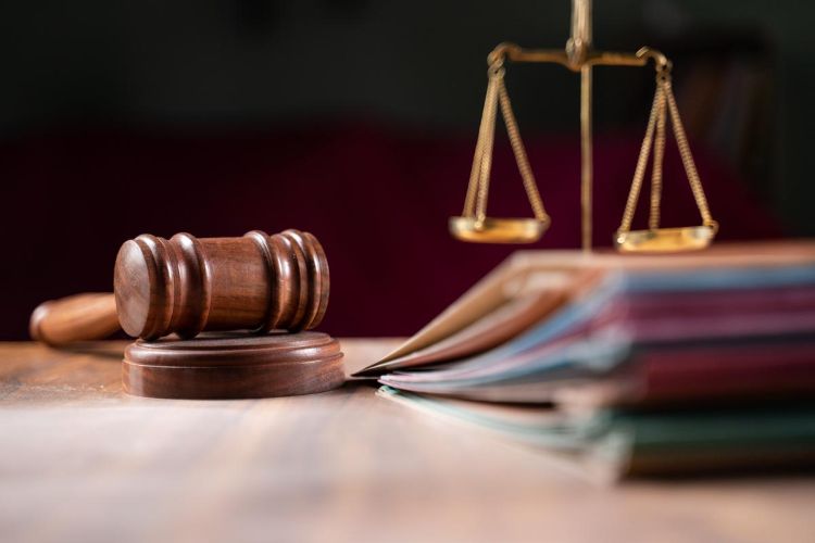 محكمة في أترا برديش تمنح الإفراج بكفالة لامرأة ووالدها متهمين بتغيير الديانة والزواج القسري
