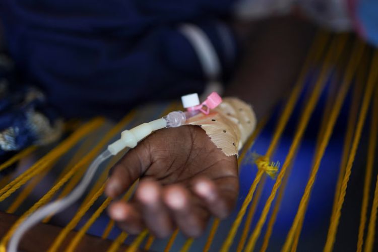 النزوح وتفشي الكوليرا يفاقمان أزمة السودان