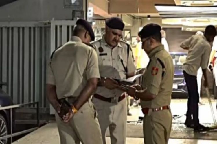 شرطة دلهي تفكك شبكة احتيال إلكتروني تعمل في أنحاء الهند ولها صلات بقطر ودبي؛ توقيف 9 أشخاص