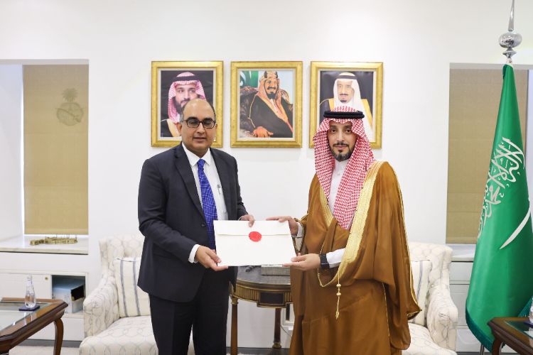السفير الهندي الجديد لدى السعودية يتولى مهامه رسميًا