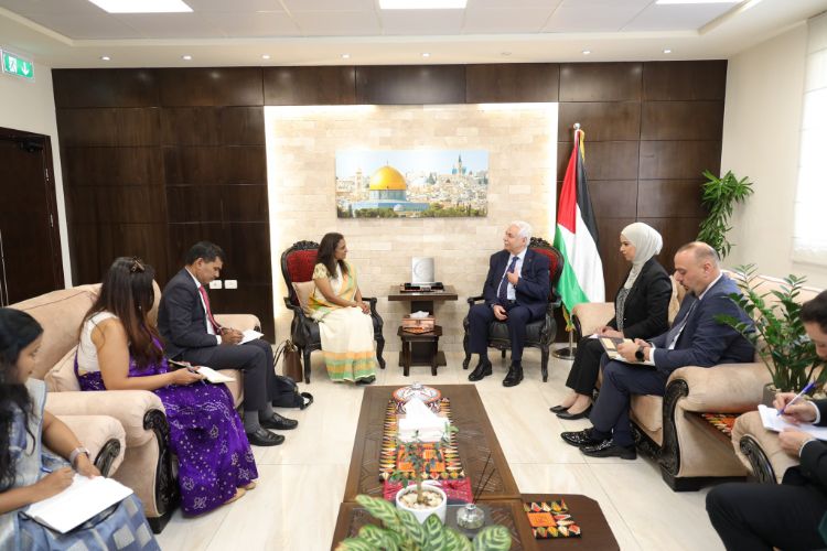 تعزيز التعاون الصحي بين الهند وفلسطين