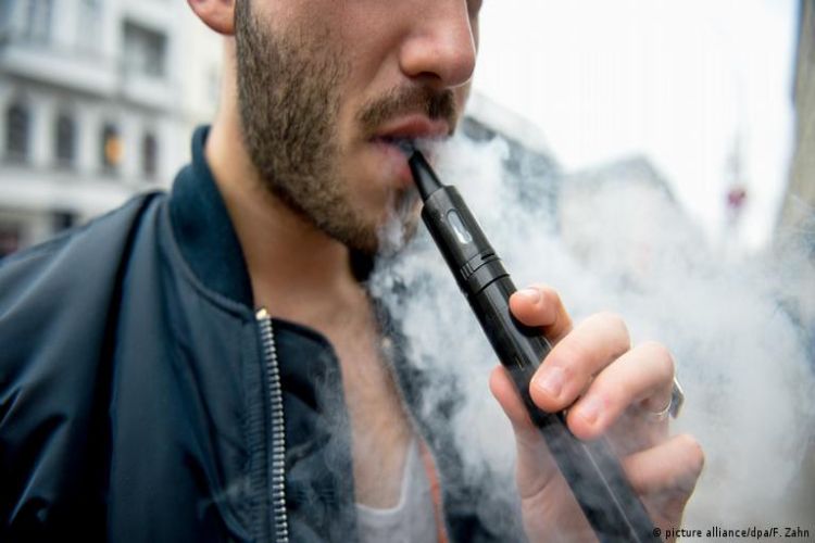 دراسة بريطانية تحذر من أضرار التدخين الإلكتروني على الأطفال والشباب