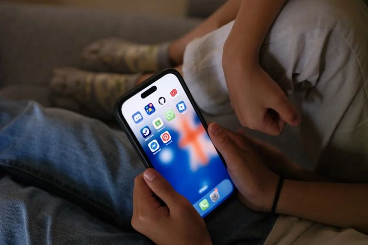 نيوزيلندا تعتزم حظر مواقع التواصل الاجتماعي على الأطفال دون 16 عامًا