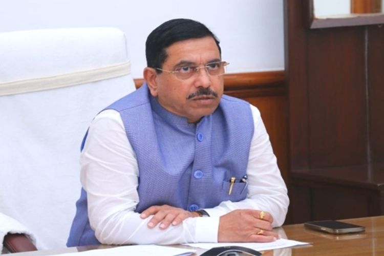 وزير التعليم يناقش إستراتيجيات لتعزيز مؤسسات التعليم العالي