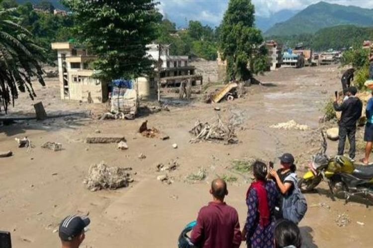 الجيش النيبالي ينشر مروحيتين للبحث عن مفقودين داخل نفق في مشروع للطاقة الكهرومائية