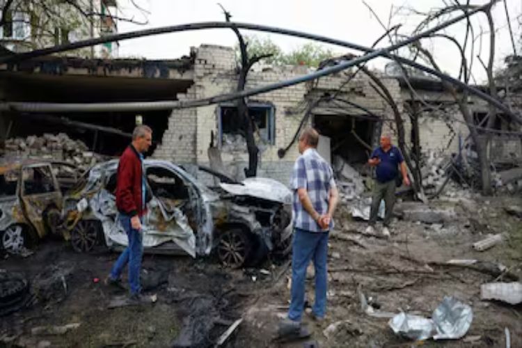 زيلينسكي: مواطن هندي بين 12 قتيلًا في أحدث الهجمات الروسية على أوكرانيا