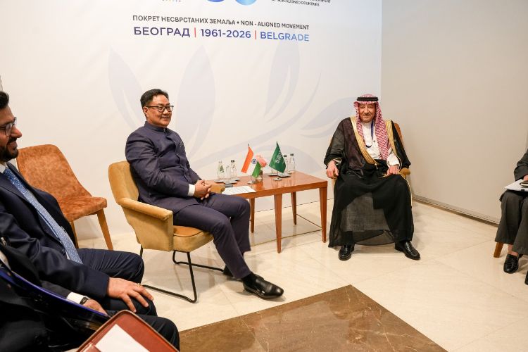 وزير الشؤون البرلمانية كيرين ريجيجو يلتقي نائب وزير الخارجية السعودي وليد بن عبد الكريم الخريجي