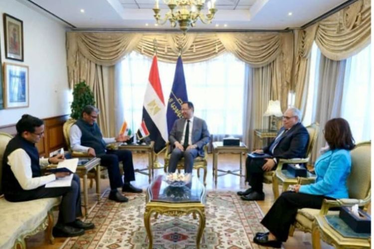 السفير الهندي يبحث مع وزير الاتصالات المصري تعميق التعاون في قطاع التكنولوجيا