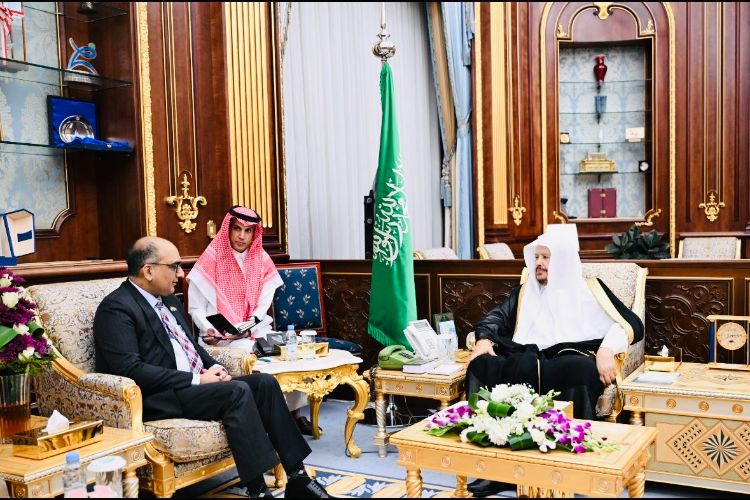 السفير الهندي يلتقي رئيس مجلس الشورى السعودي