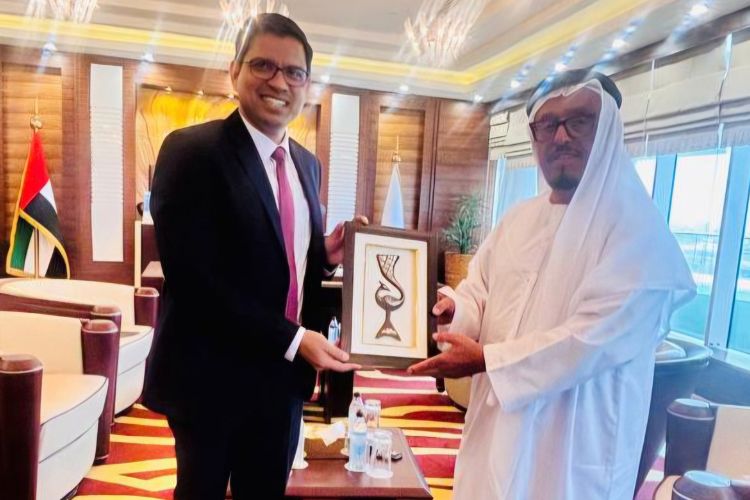 القنصل العام يلتقي نائب رئيس الشرطة بدبي