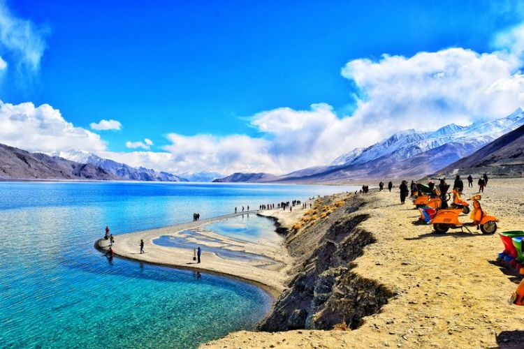 لاداخ تستقبل 460 ألف سائح خلال الأشهر التسعة الأولى من عام 2026