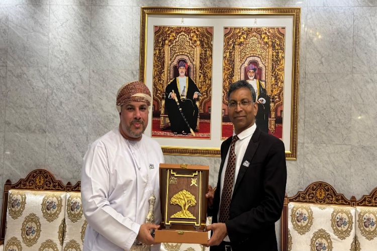 السفير الهندي يلتقي محافظ ظفار
