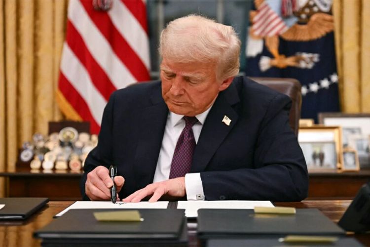 ترامب يعلق تطبيق عقوبات ورسوم جمركية جديدة مرتبطة بروسيا